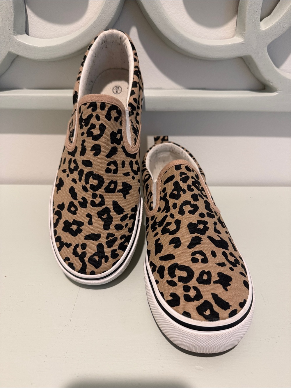 Women’s Leopard Slip-On Canvas Shoes - Tan/Black